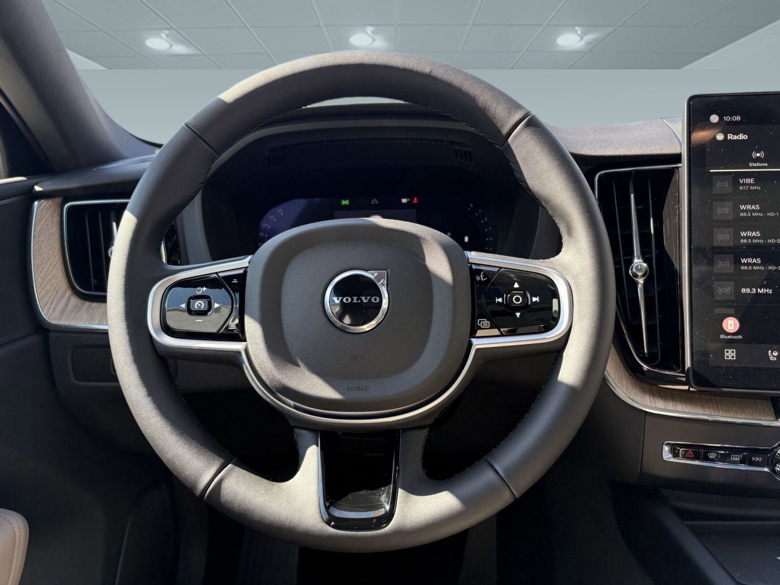 New 2026 Volvo XC60 B5 Core w/ Climate Package AWD/4WD image 16