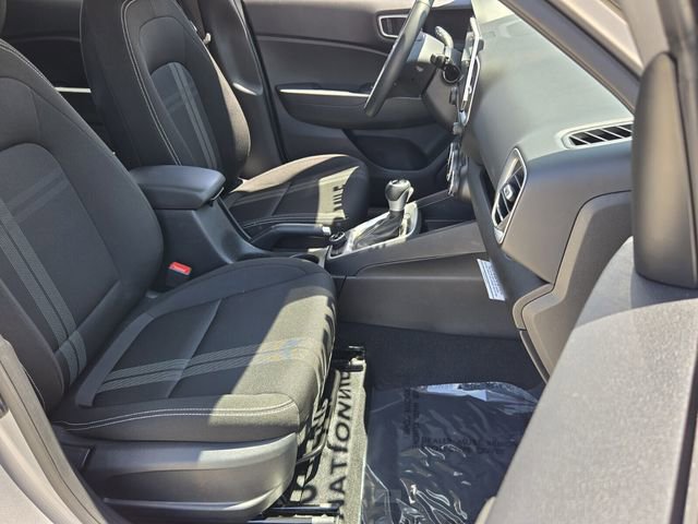 Certified 2025 Hyundai Venue SEL FWD image 15