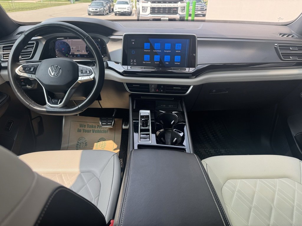 Used 2025 Volkswagen Atlas Cross Sport SEL Premium R-Line image 13