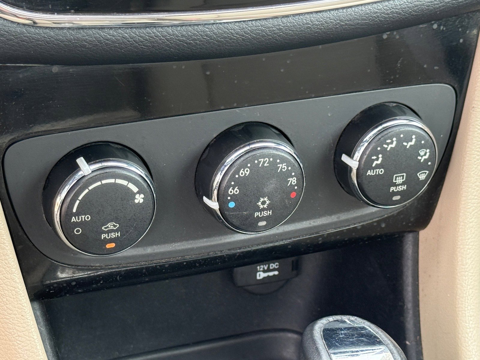 Used 2013 Chrysler 200 Touring image 20