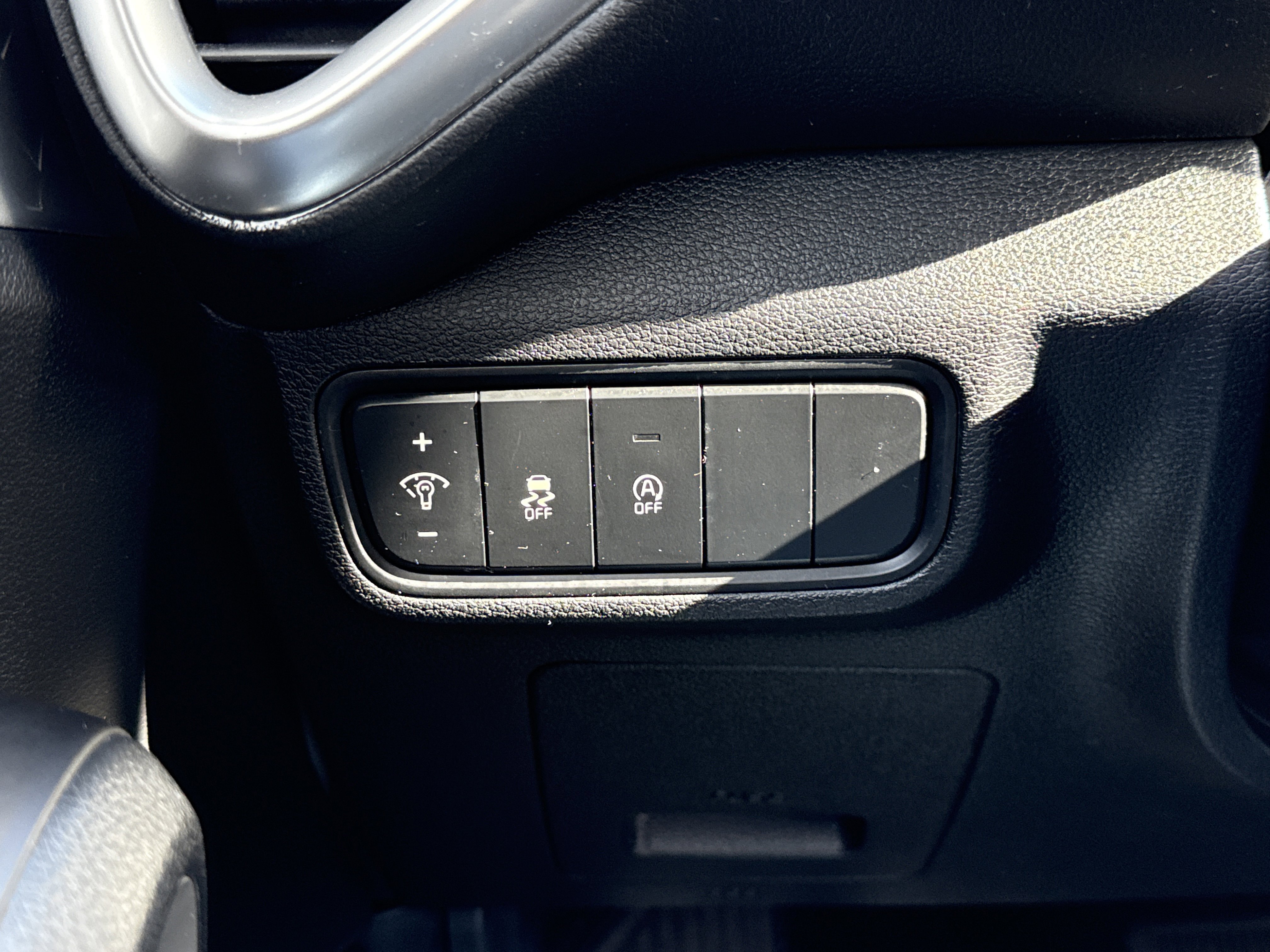 Used 2025 Kia Soul LX w/ LX Technology Package image 26