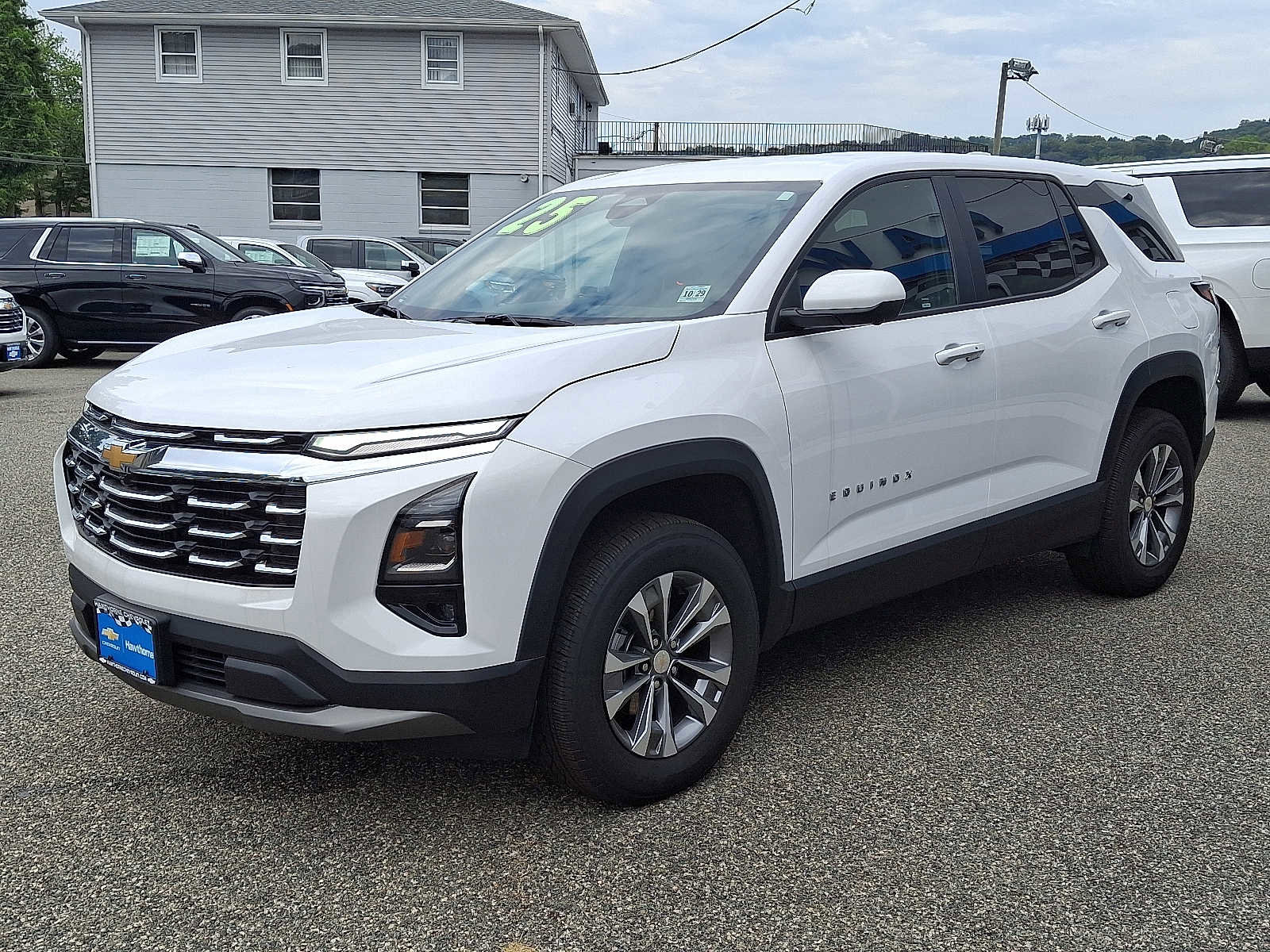 Used 2025 Chevrolet Equinox LT w/ Safety and Technology Package image 3