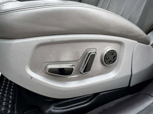 Used 2019 Genesis G80 3.8 RWD image 22