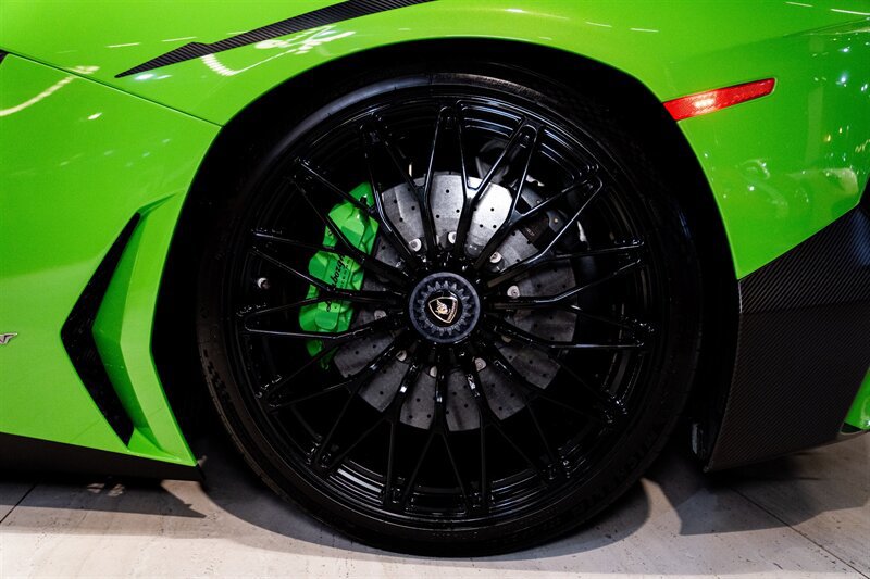 Used 2016 Lamborghini Aventador LP 750-4 Superveloce AWD/4WD image 14