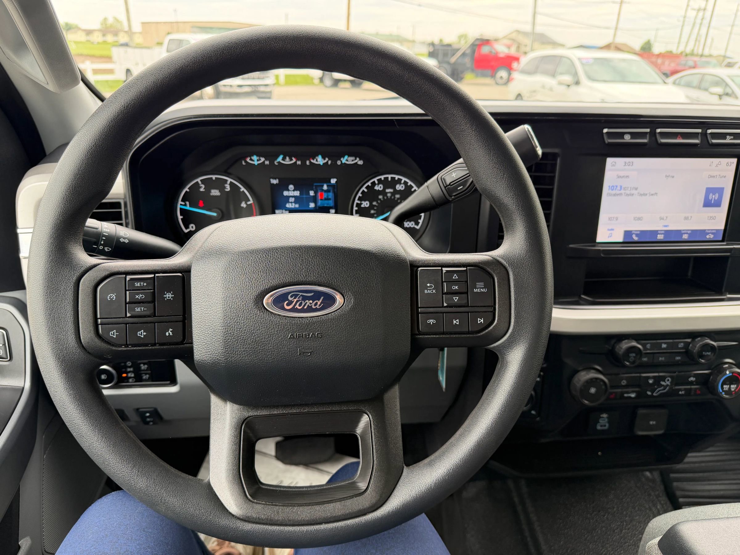 Used 2024 Ford F550 4x4 Crew Cab Super Duty w/ XLT Value Package image 17