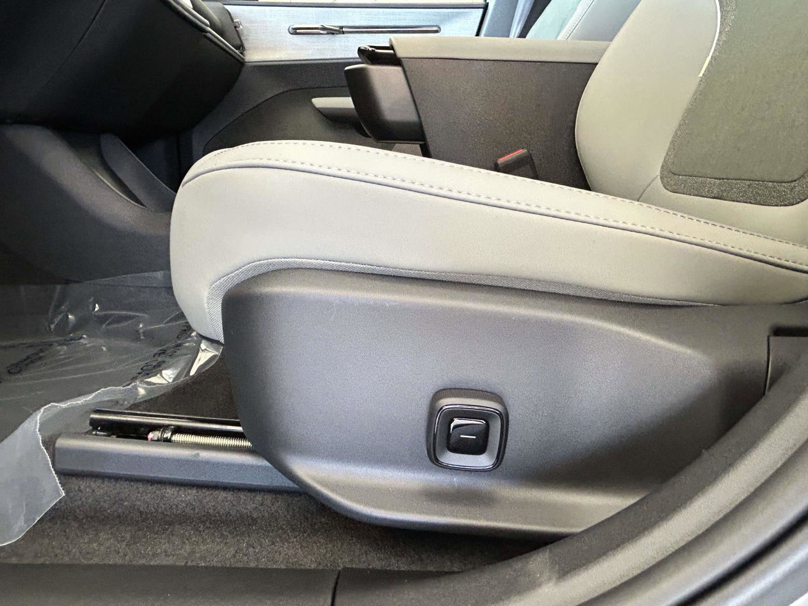 New 2026 Volvo EX30 Cross Country Ultra w/ Protection Package Premier AWD/4WD image 23