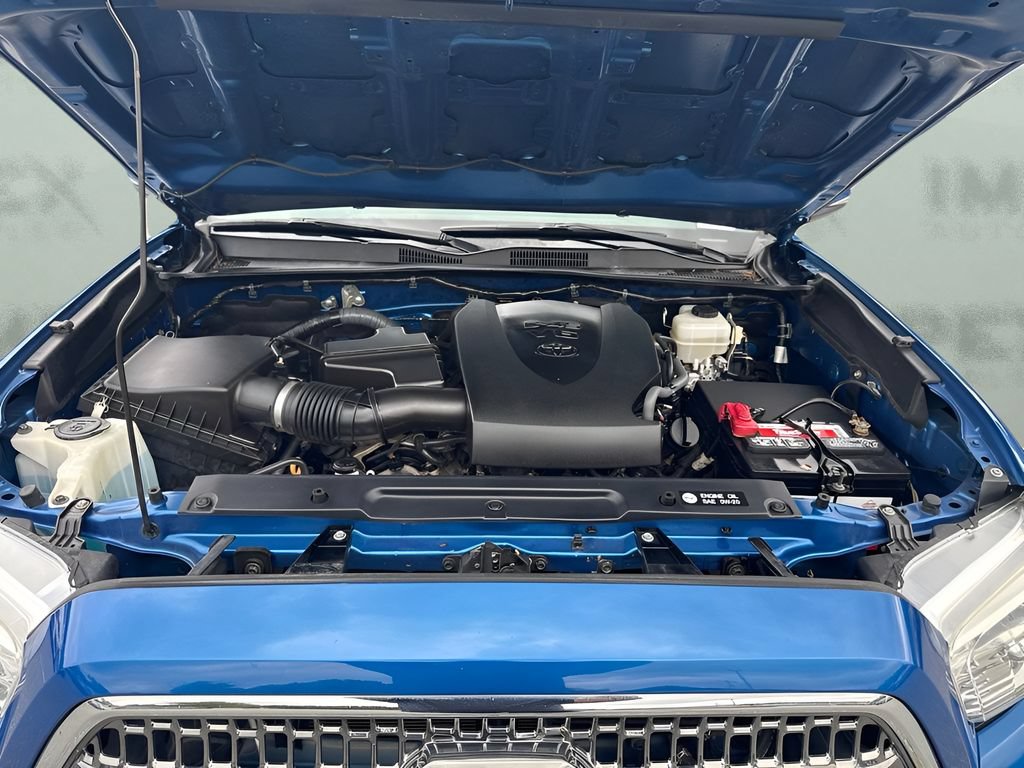 Used 2017 Toyota Tacoma TRD Off-Road AWD/4WD image 20