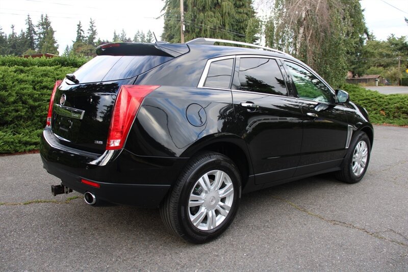 Used 2016 Cadillac SRX Luxury w/ Driver Awareness Package AWD/4WD image 3