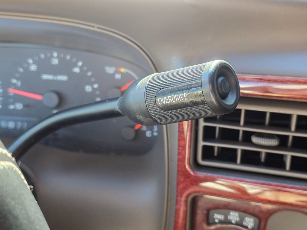 Used 2004 Ford Excursion XLT AWD/4WD image 40
