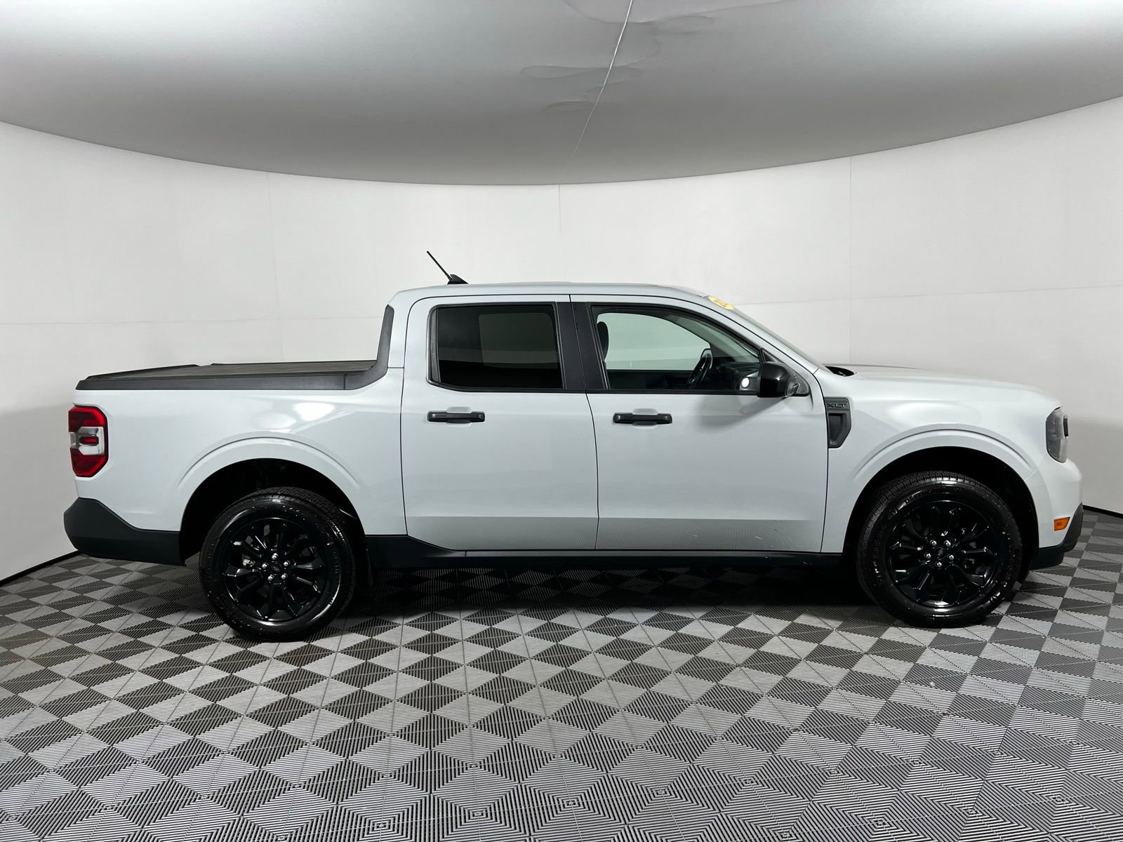 Used 2023 Ford Maverick XLT w/ XLT Luxury Package FWD image 4