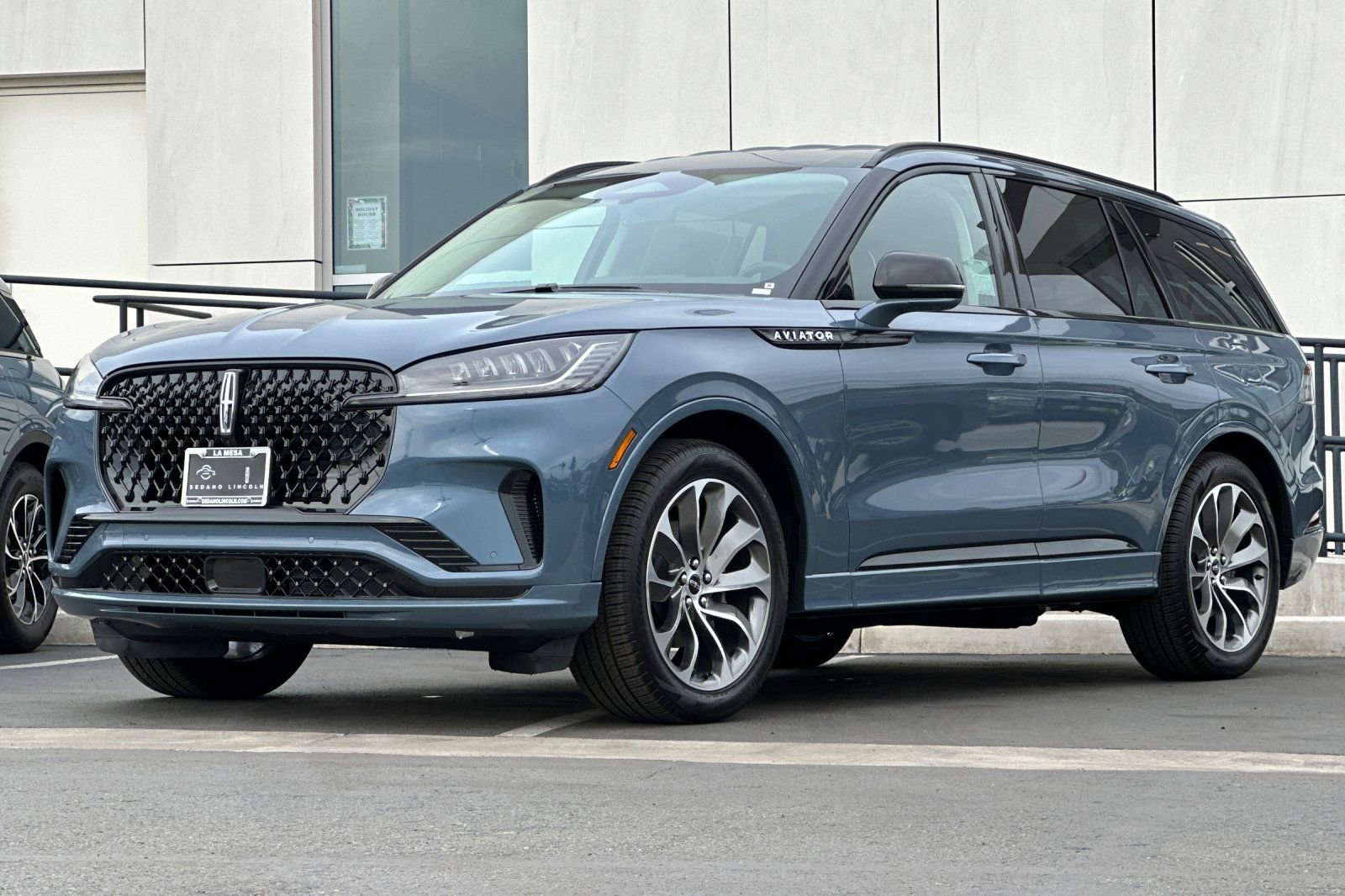 New 2026 Lincoln Aviator 2WD w/ Jet Appearance Package image 7