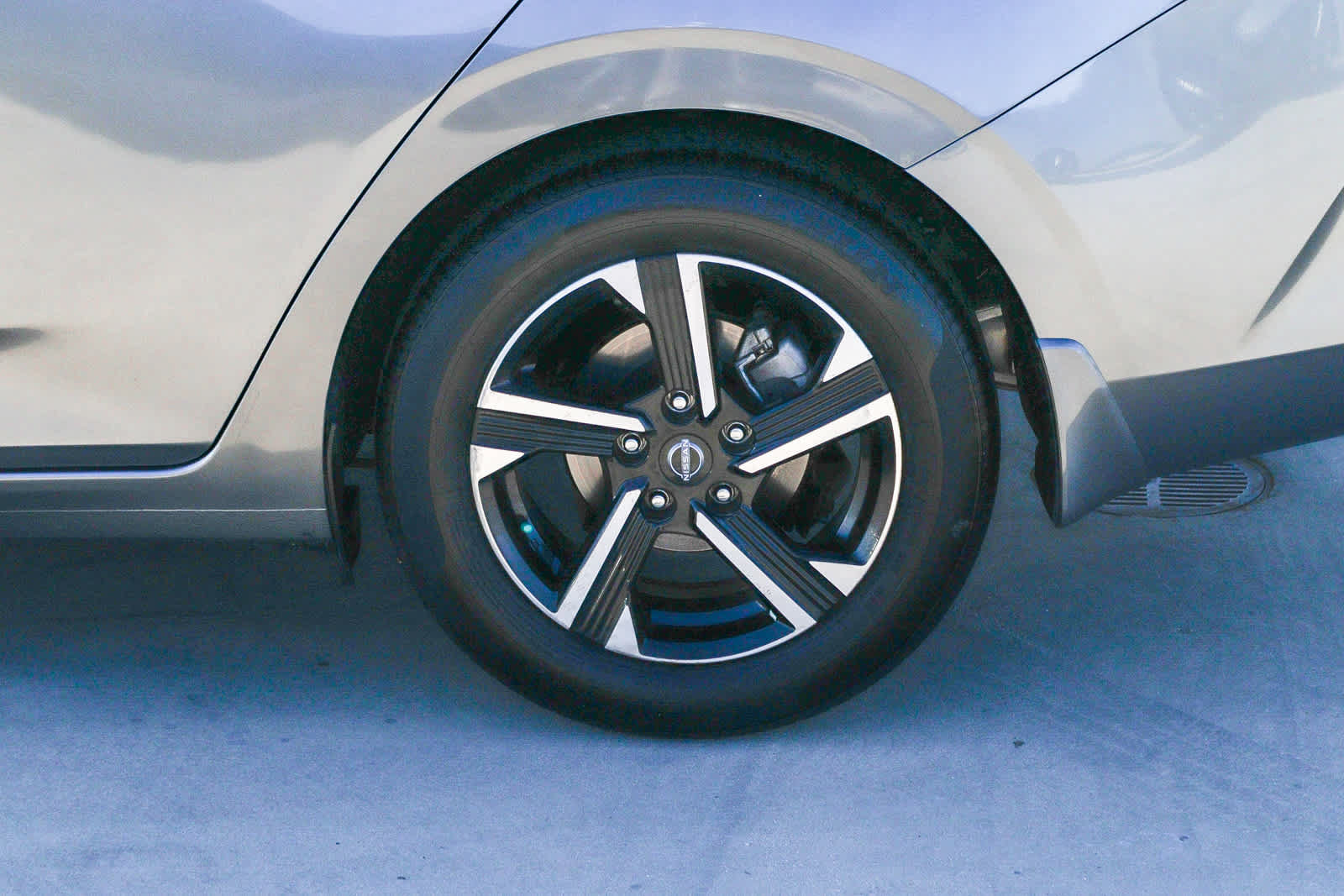 Used 2025 Nissan Sentra SV w/ All-Weather Package FWD image 12