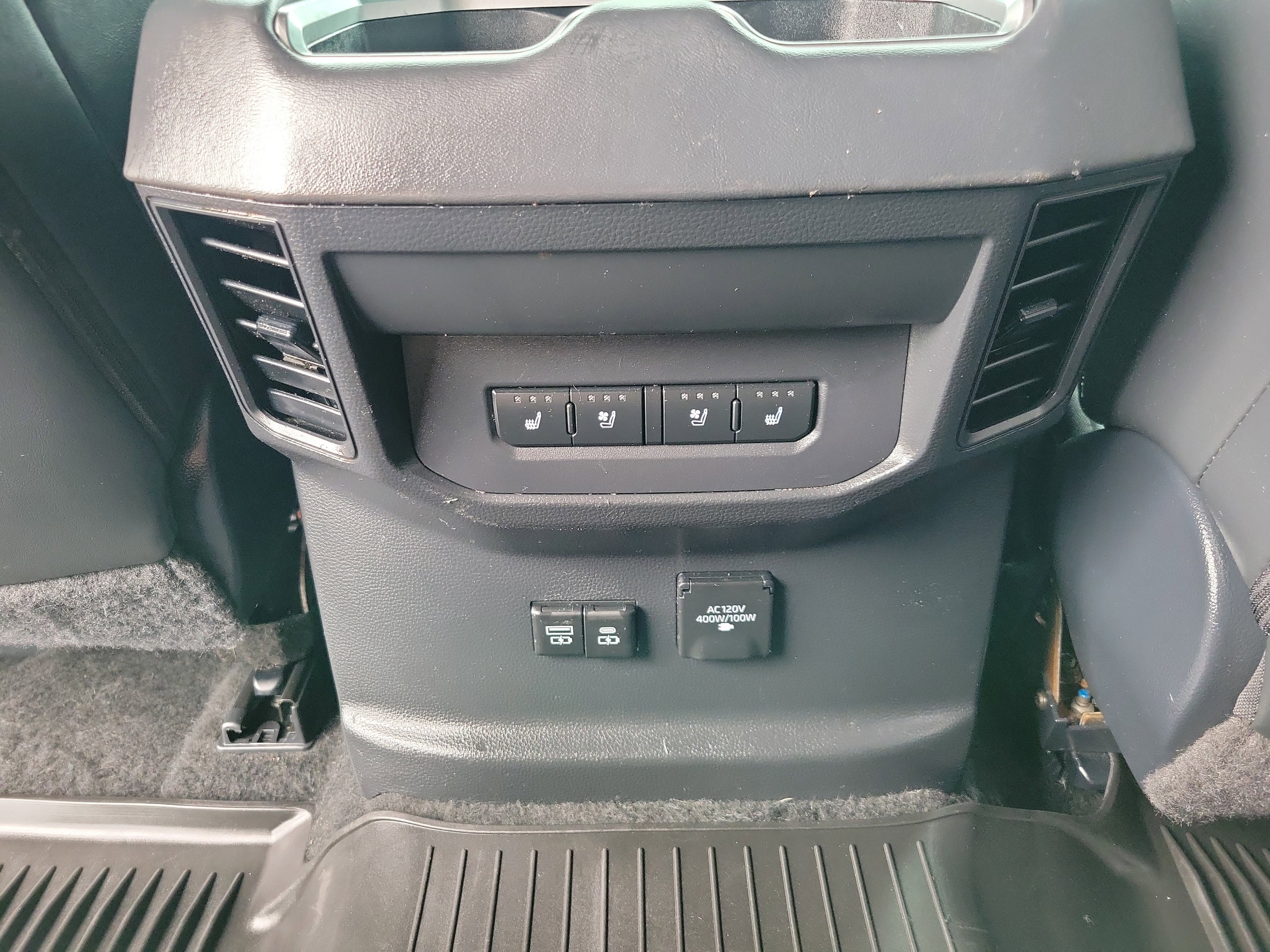 Used 2024 Toyota Tundra Platinum RWD image 9