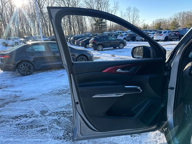 Used 2025 Chevrolet Traverse Z71 image 23