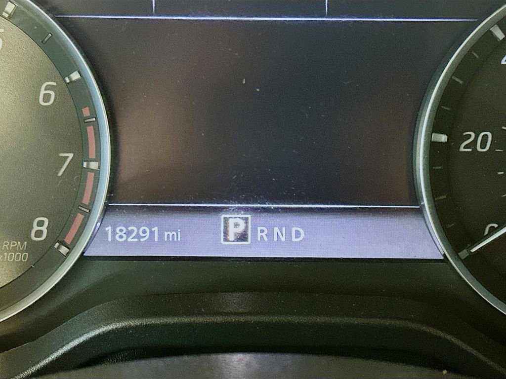 Used 2024 Nissan Titan SV AWD/4WD image 15