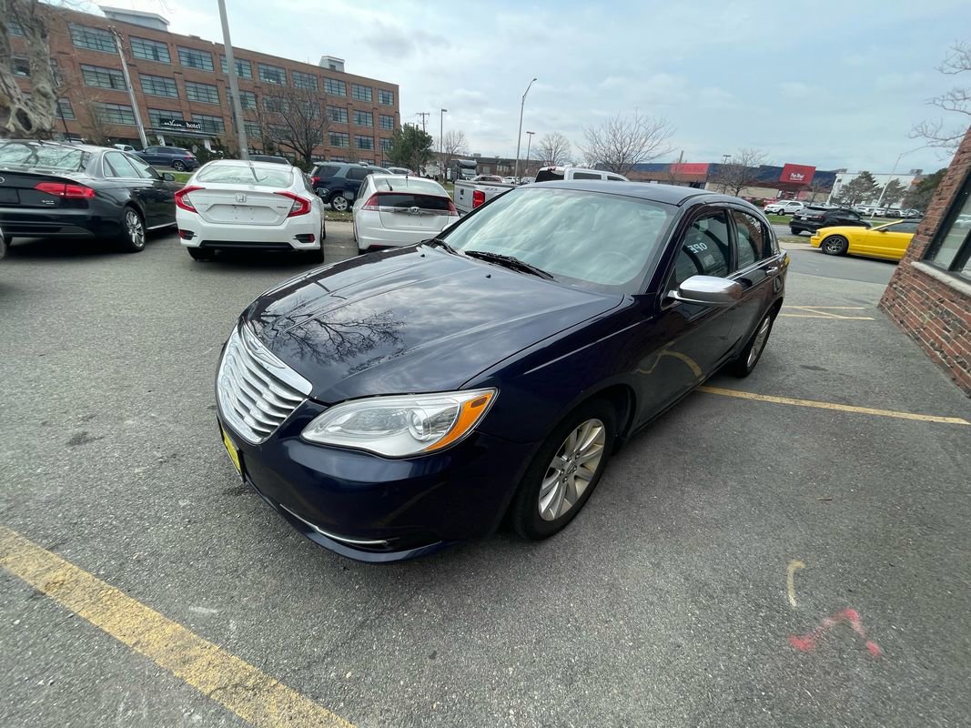 Used 2014 Chrysler 200 Limited image 8