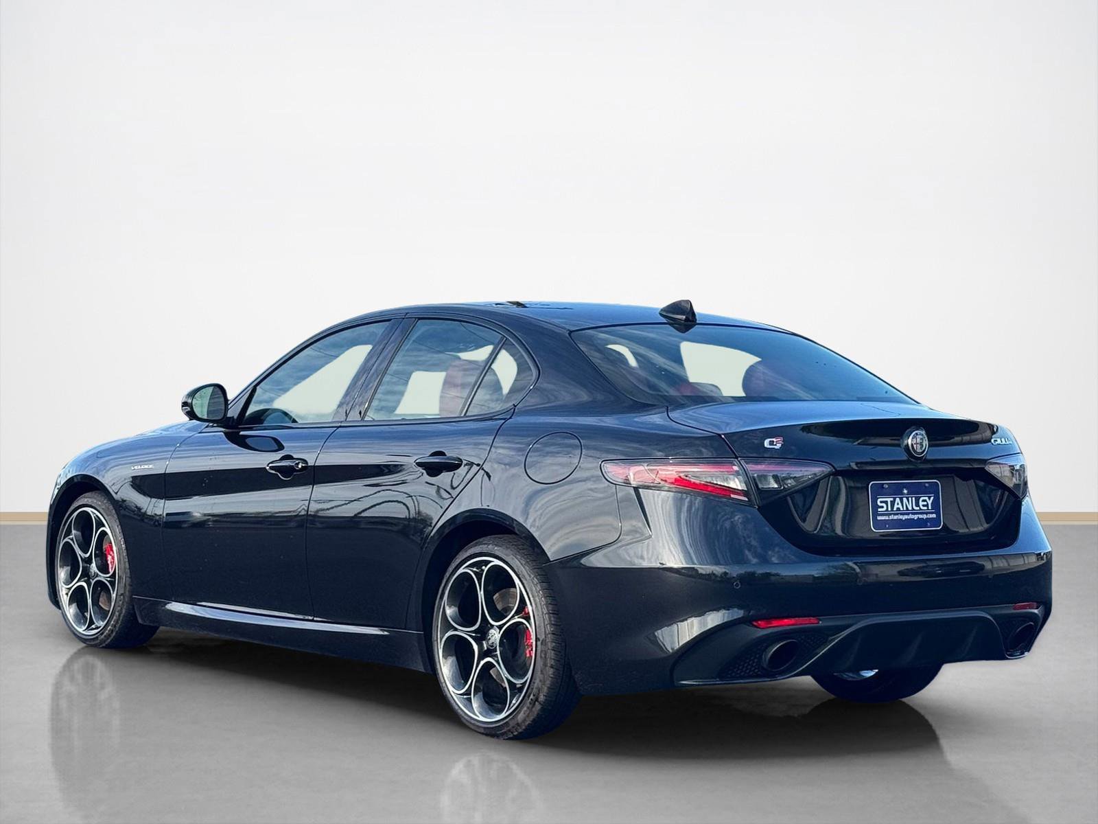 Used 2024 Alfa Romeo Giulia Veloce image 5