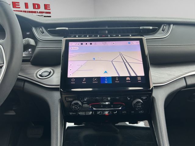 Used 2023 Jeep Grand Cherokee L Limited AWD/4WD image 19