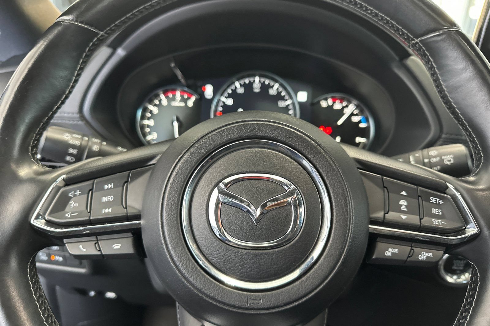 Used 2020 MAZDA CX-5 Signature AWD/4WD image 25