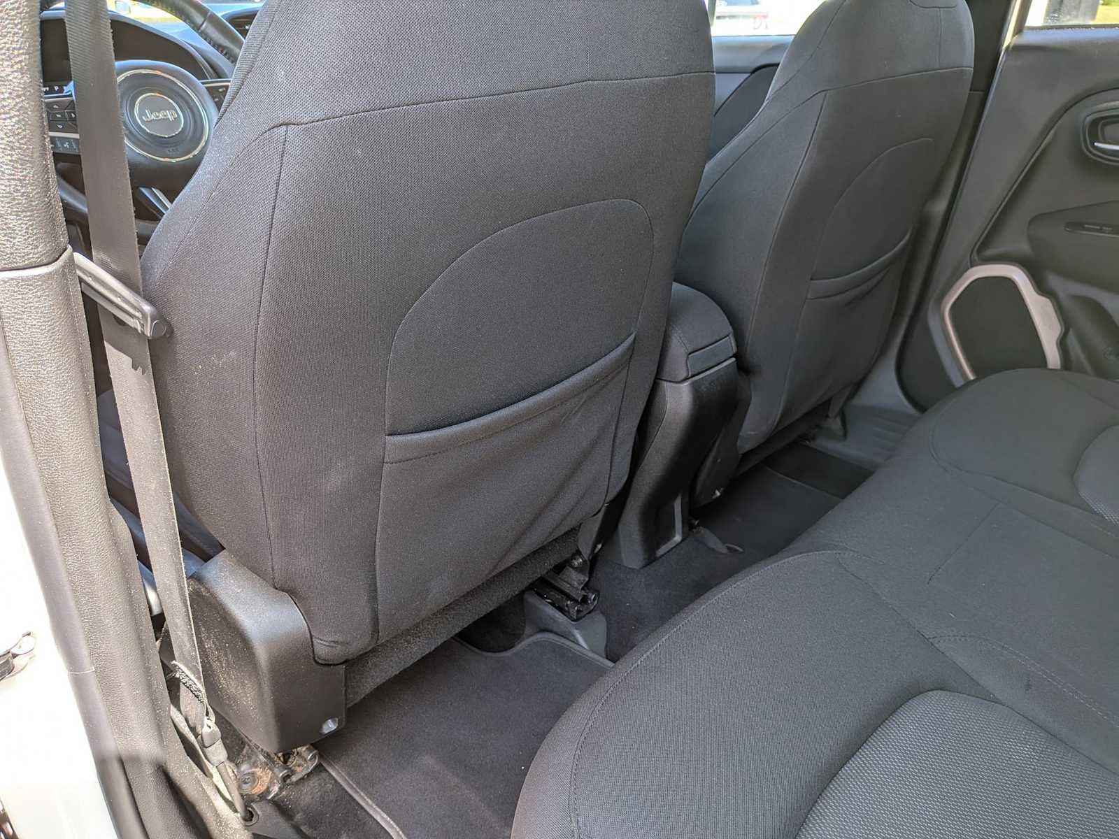 Used 2017 Jeep Renegade Latitude FWD image 16