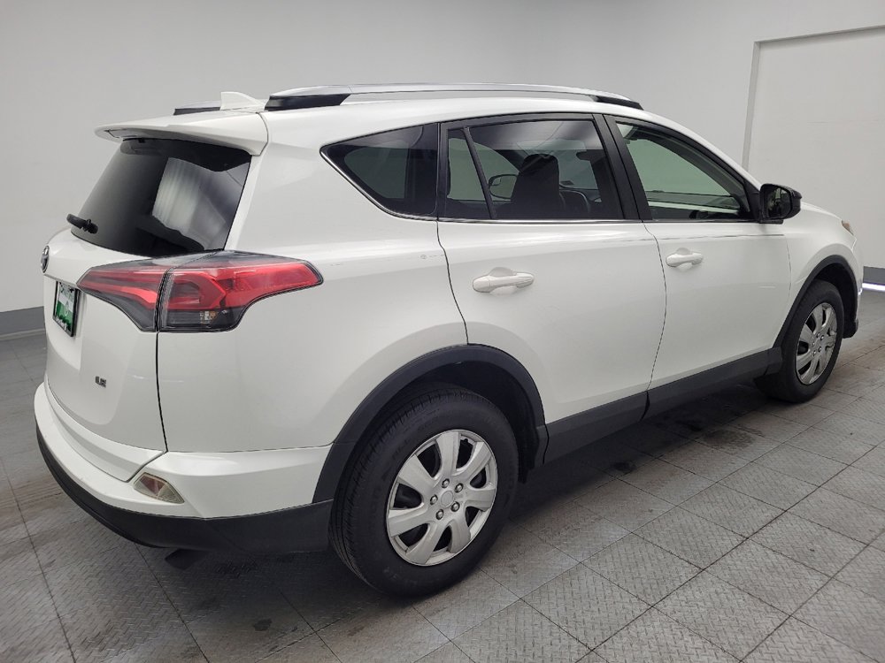 Used 2018 Toyota RAV4 LE FWD image 9