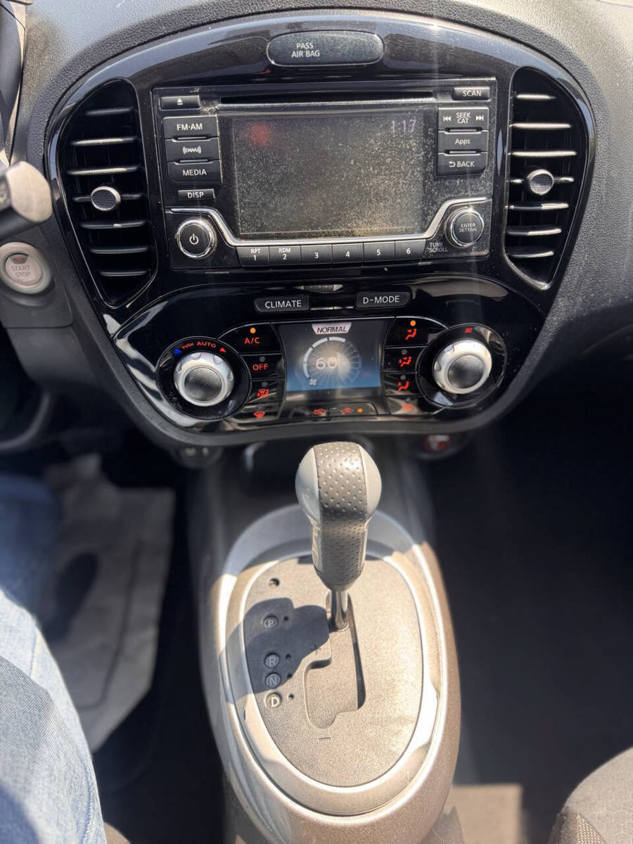 Used 2016 Nissan Juke SV AWD/4WD image 17