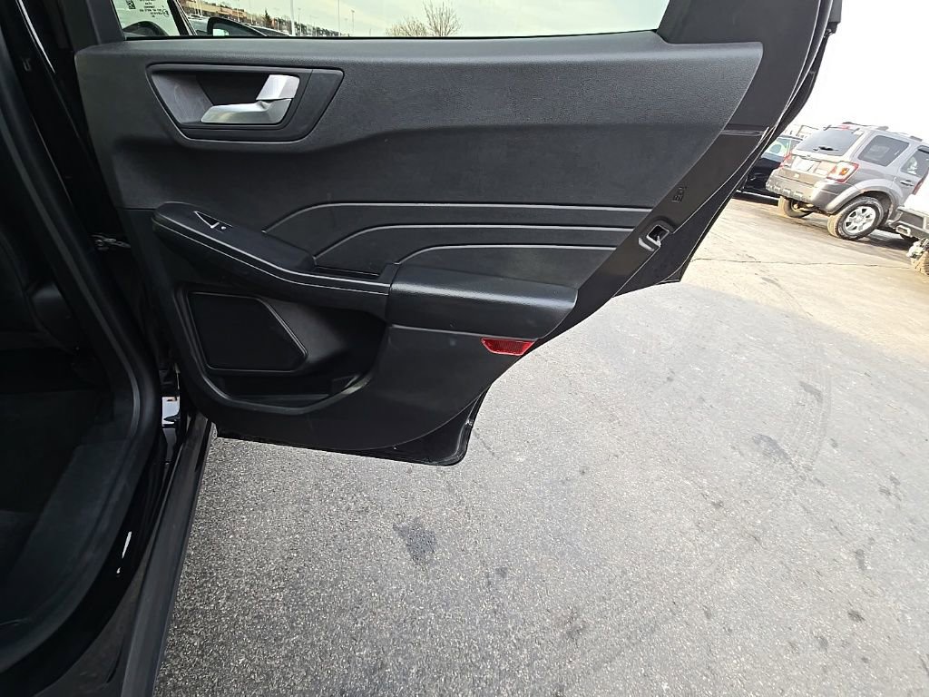 Used 2025 Ford Escape ST-Line FWD image 27