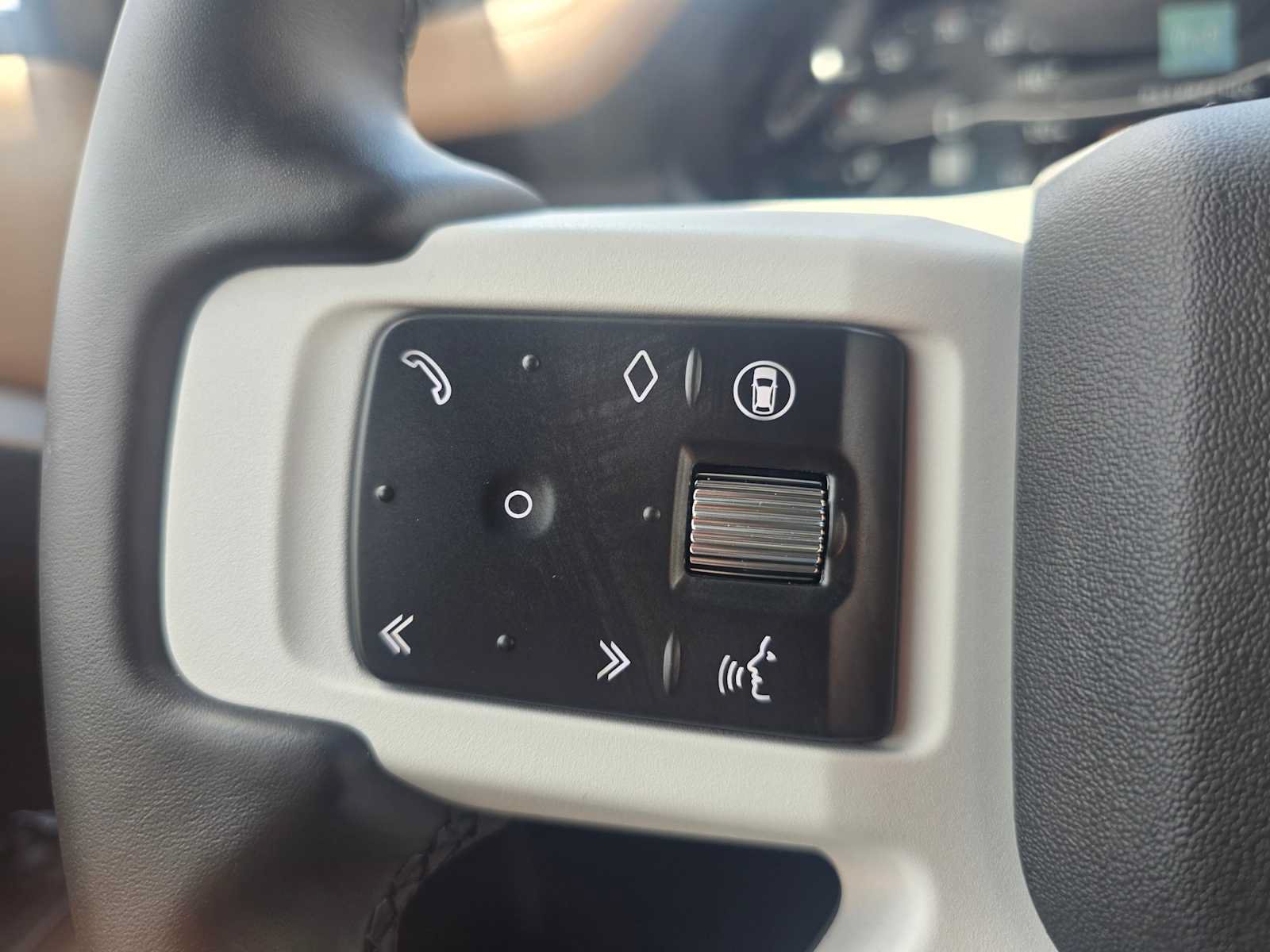 New 2026 Land Rover Defender 130 X-Dynamic SE AWD/4WD image 33