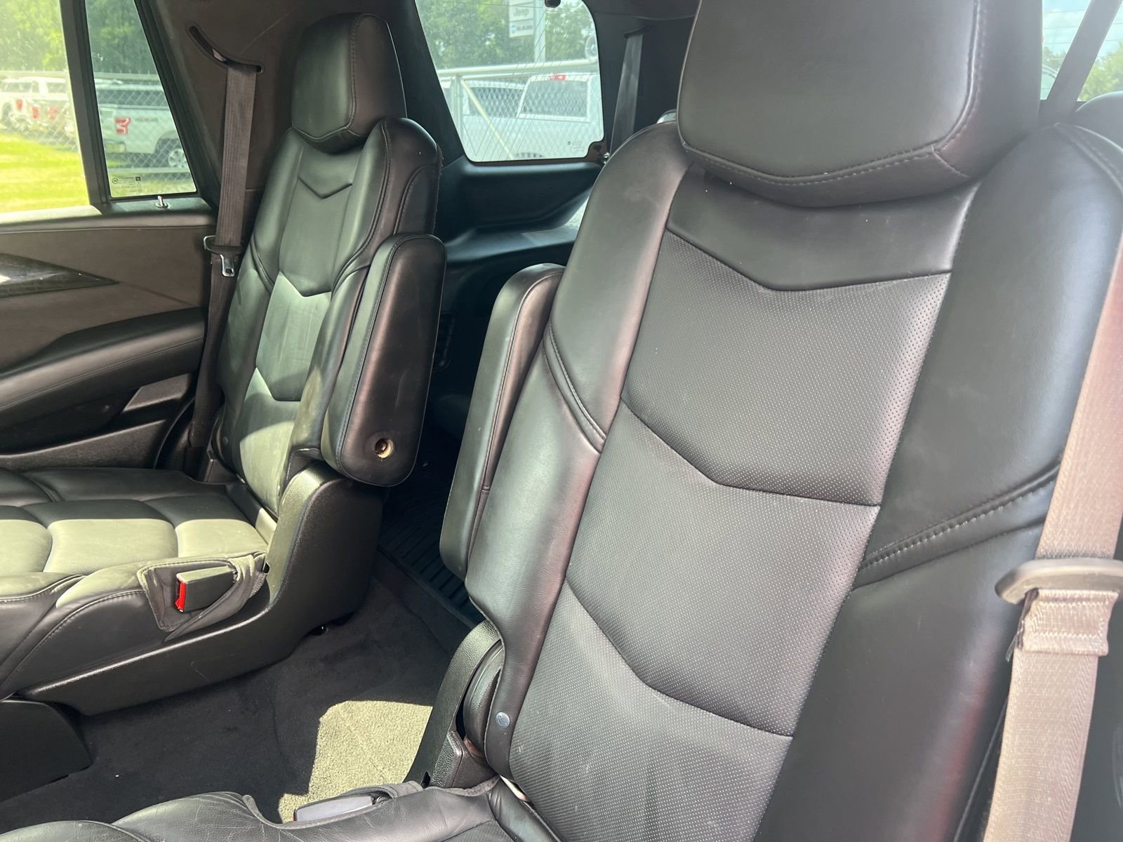 Used 2018 Cadillac Escalade Platinum AWD/4WD image 12
