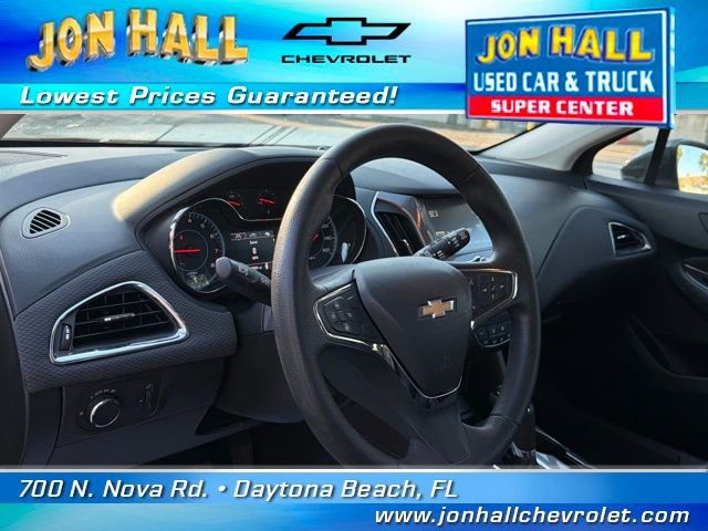 Used 2018 Chevrolet Cruze LT image 18
