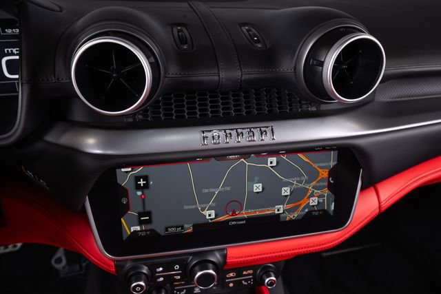 Used 2019 Ferrari Portofino RWD image 47