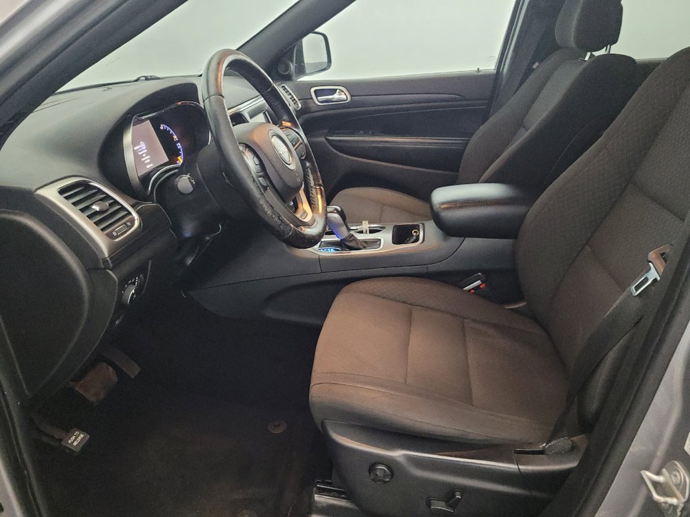 Used 2020 Jeep Grand Cherokee Laredo AWD/4WD image 17