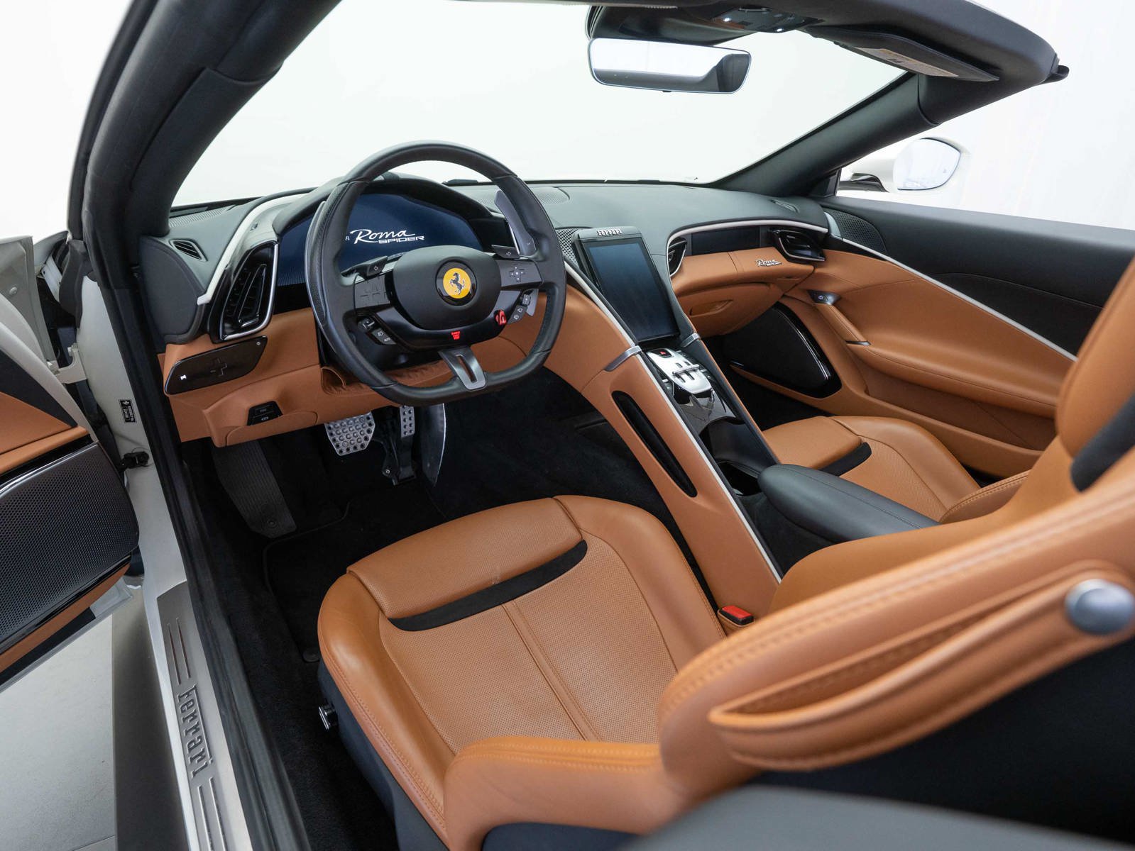 Used 2024 Ferrari Roma Spider RWD image 12