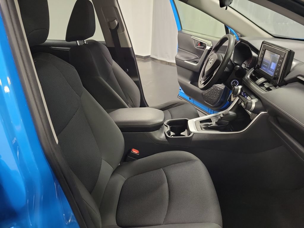 Used 2019 Toyota RAV4 LE FWD image 22
