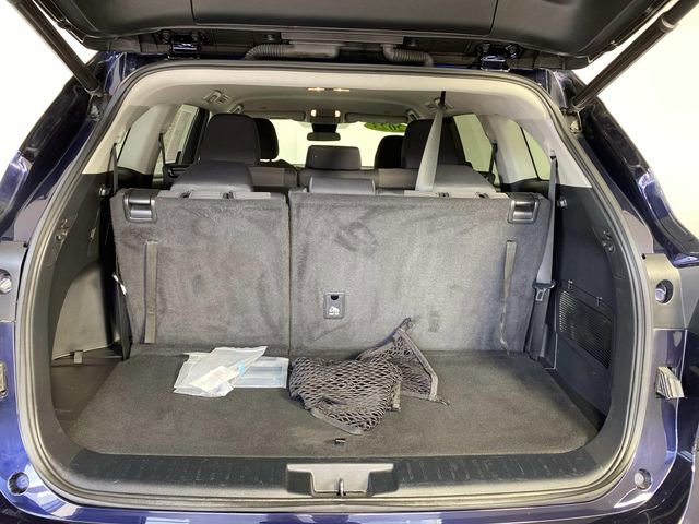 Used 2023 Toyota Highlander LE image 9
