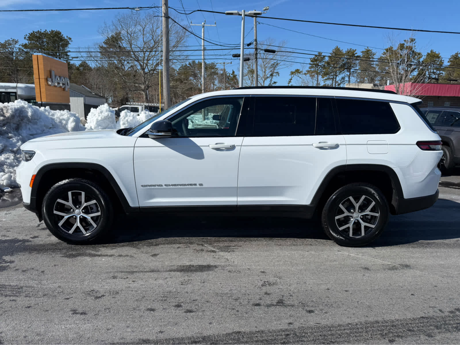 Used 2025 Jeep Grand Cherokee L Limited image 5
