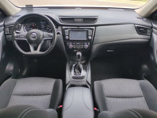 Used 2017 Nissan Rogue SV w/ SV Premium Package AWD/4WD image 15
