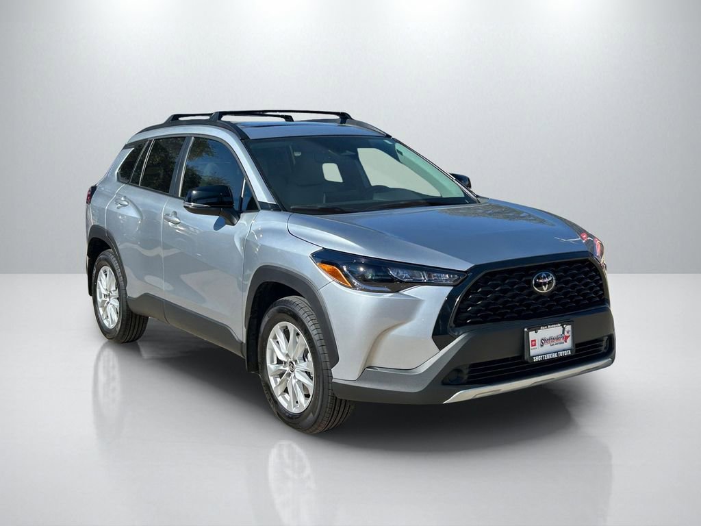 New 2025 Toyota Corolla Cross LE w/ Moonroof Package FWD image 3
