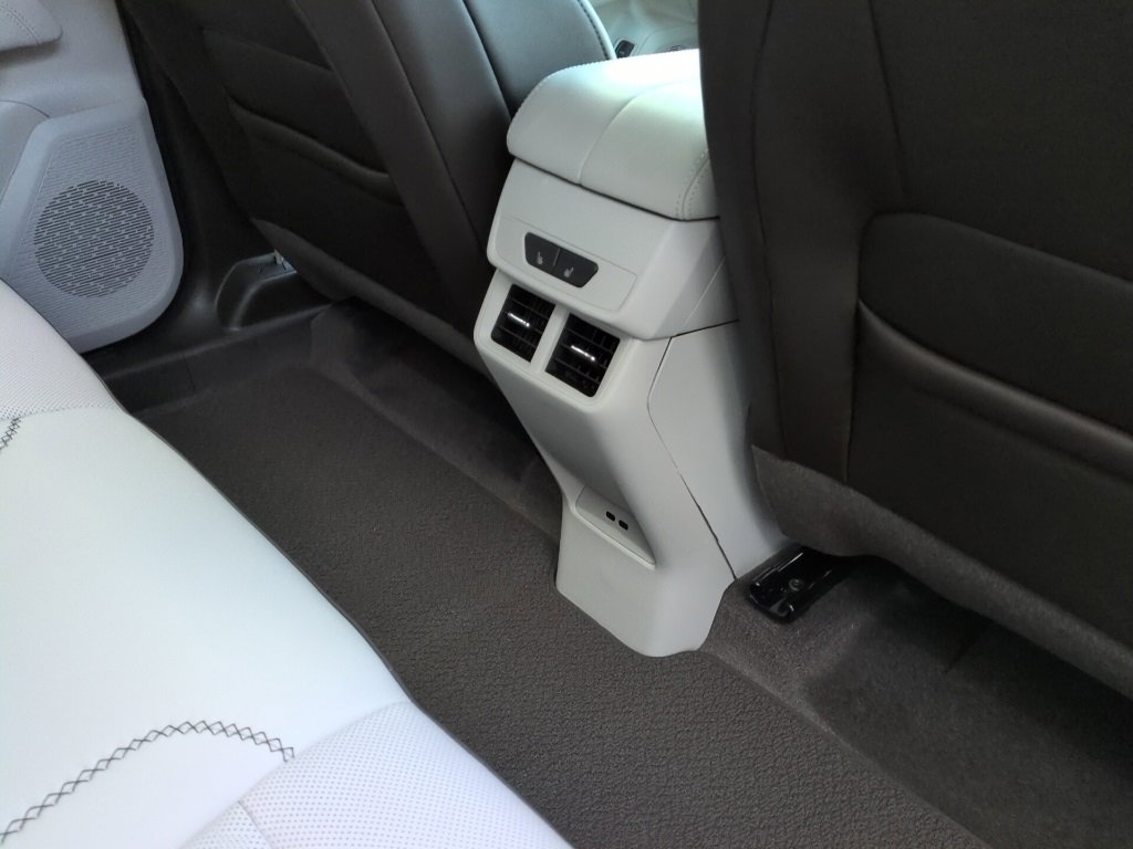 Used 2026 GMC Terrain Denali image 16