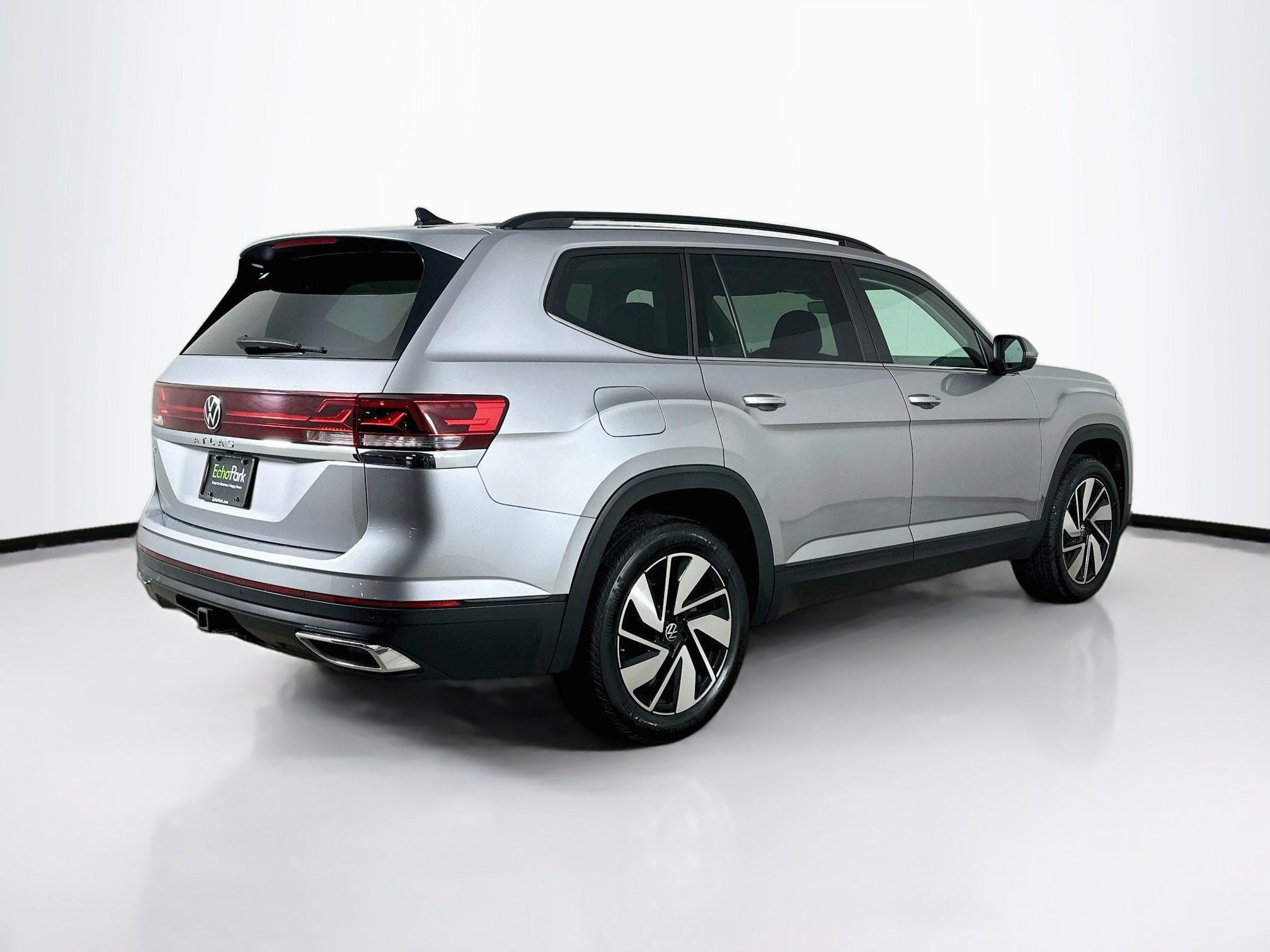 Used 2025 Volkswagen Atlas SE FWD image 9