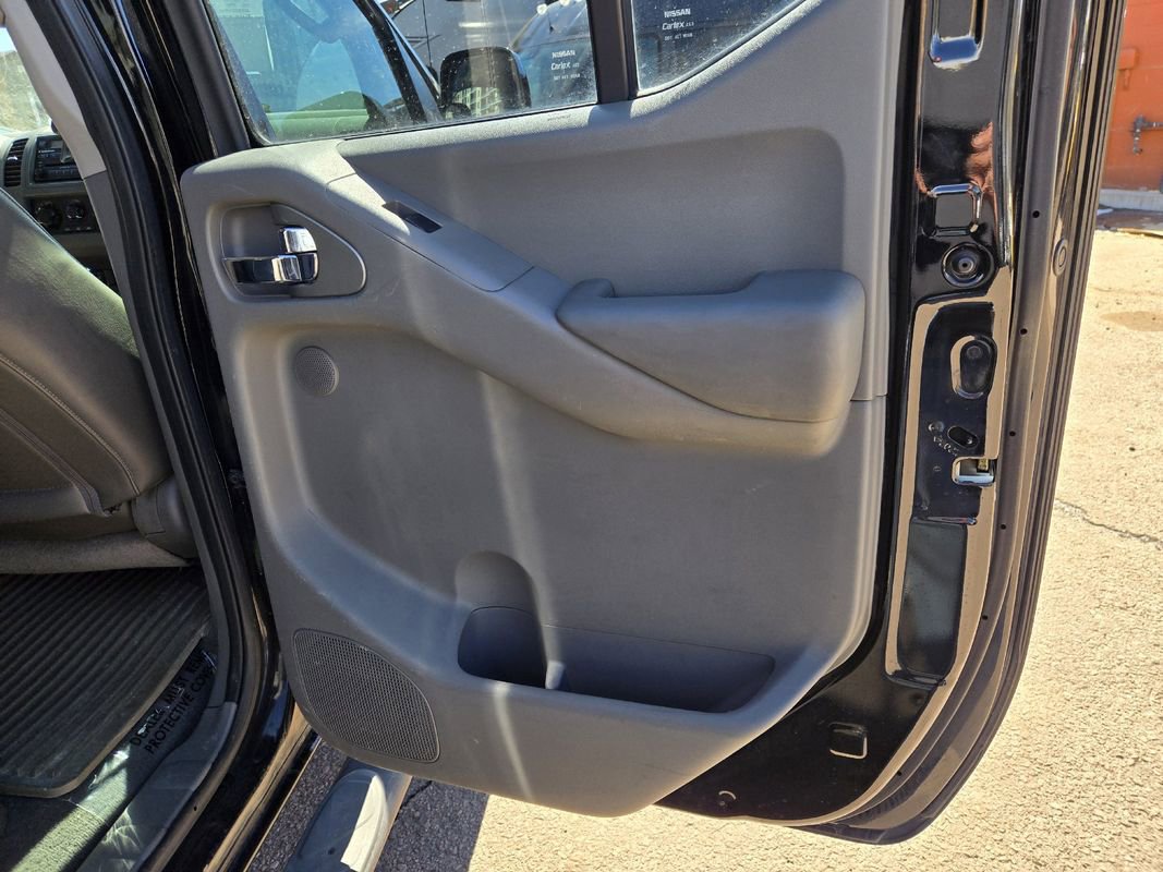 Used 2008 Nissan Frontier LE w/ Leather Pkg AWD/4WD image 21