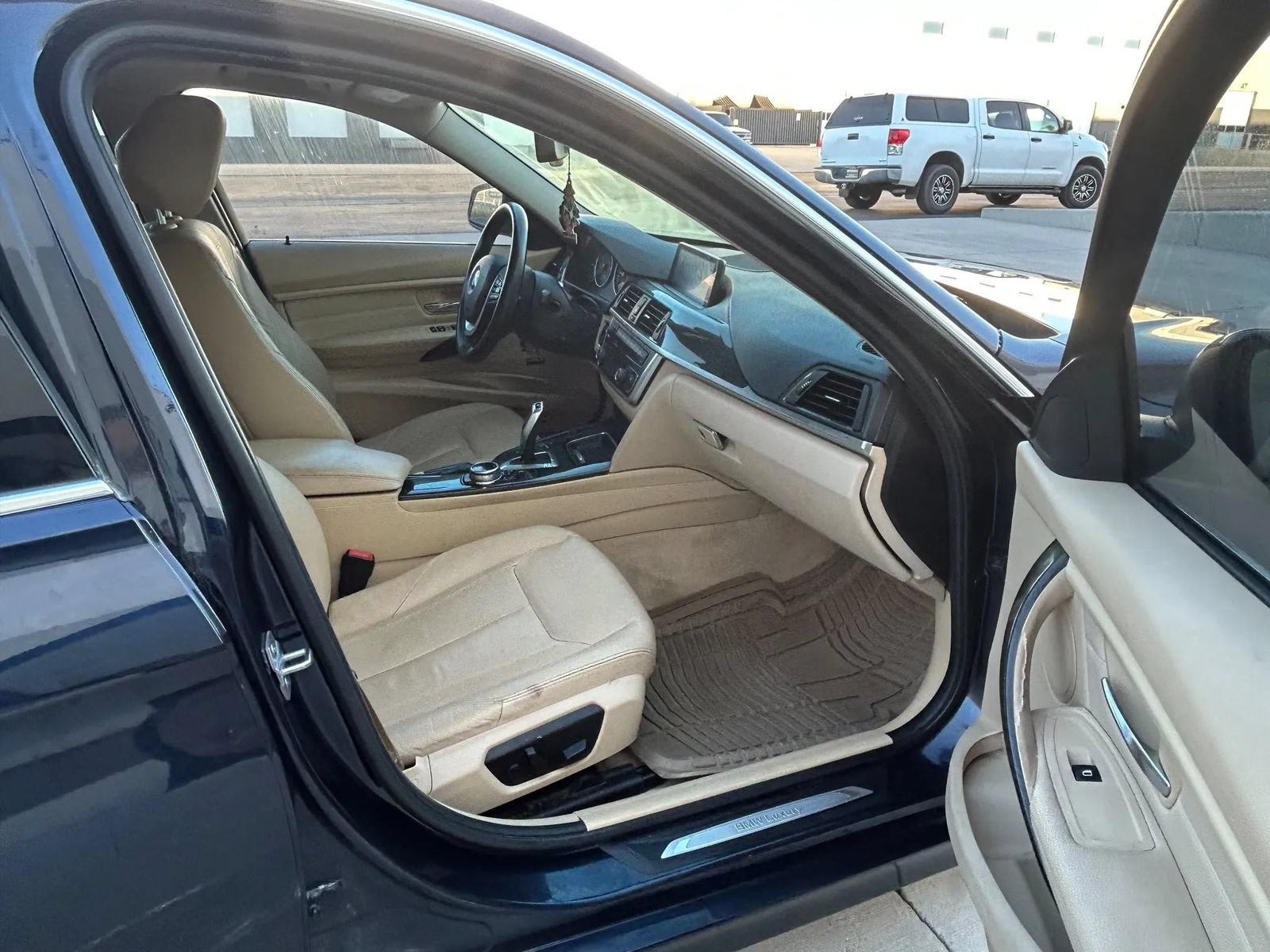 Used 2014 BMW 328i xDrive Sedan AWD/4WD image 11