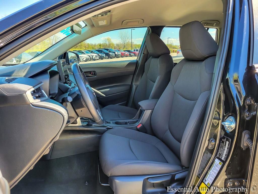 Used 2024 Toyota Corolla Cross LE FWD image 8