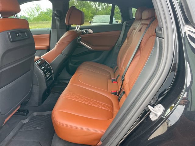 Used 2022 BMW X6 M50i w/ Dynamic Handling Package AWD/4WD image 29