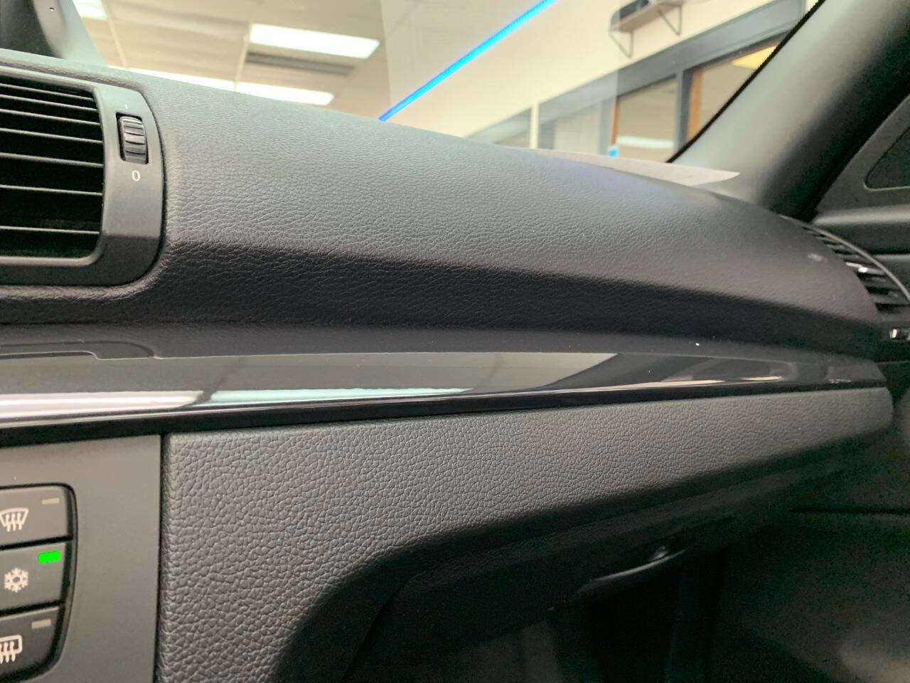 Used 2010 BMW 135i Convertible image 13