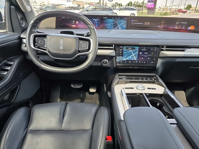 Certified 2025 Lincoln Navigator Reserve AWD/4WD image 7