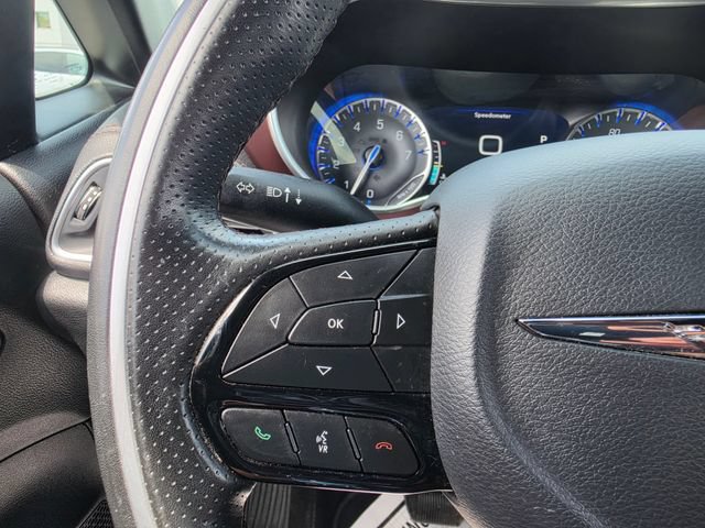 Used 2020 Chrysler Pacifica Limited FWD image 31