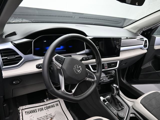 Used 2025 Volkswagen Taos SE image 13