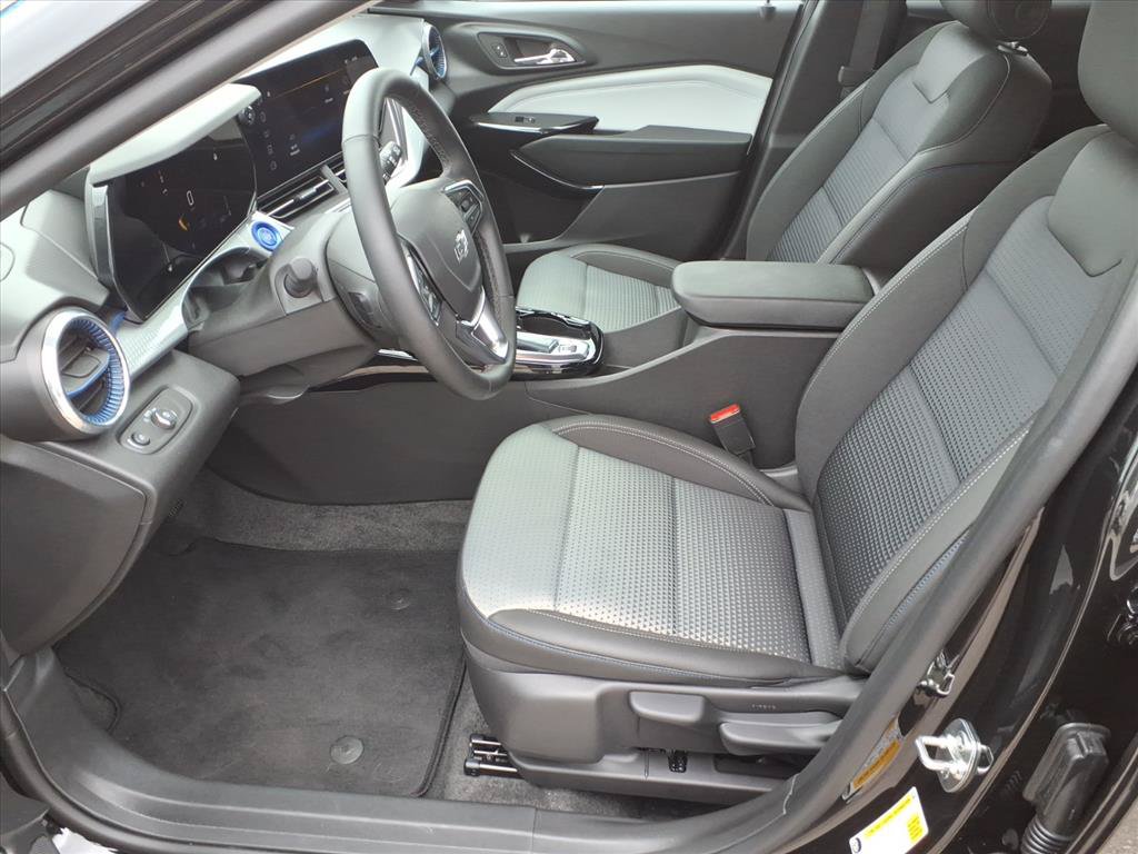Used 2026 Chevrolet Trax LT w/ Driver Confidence Package FWD image 12