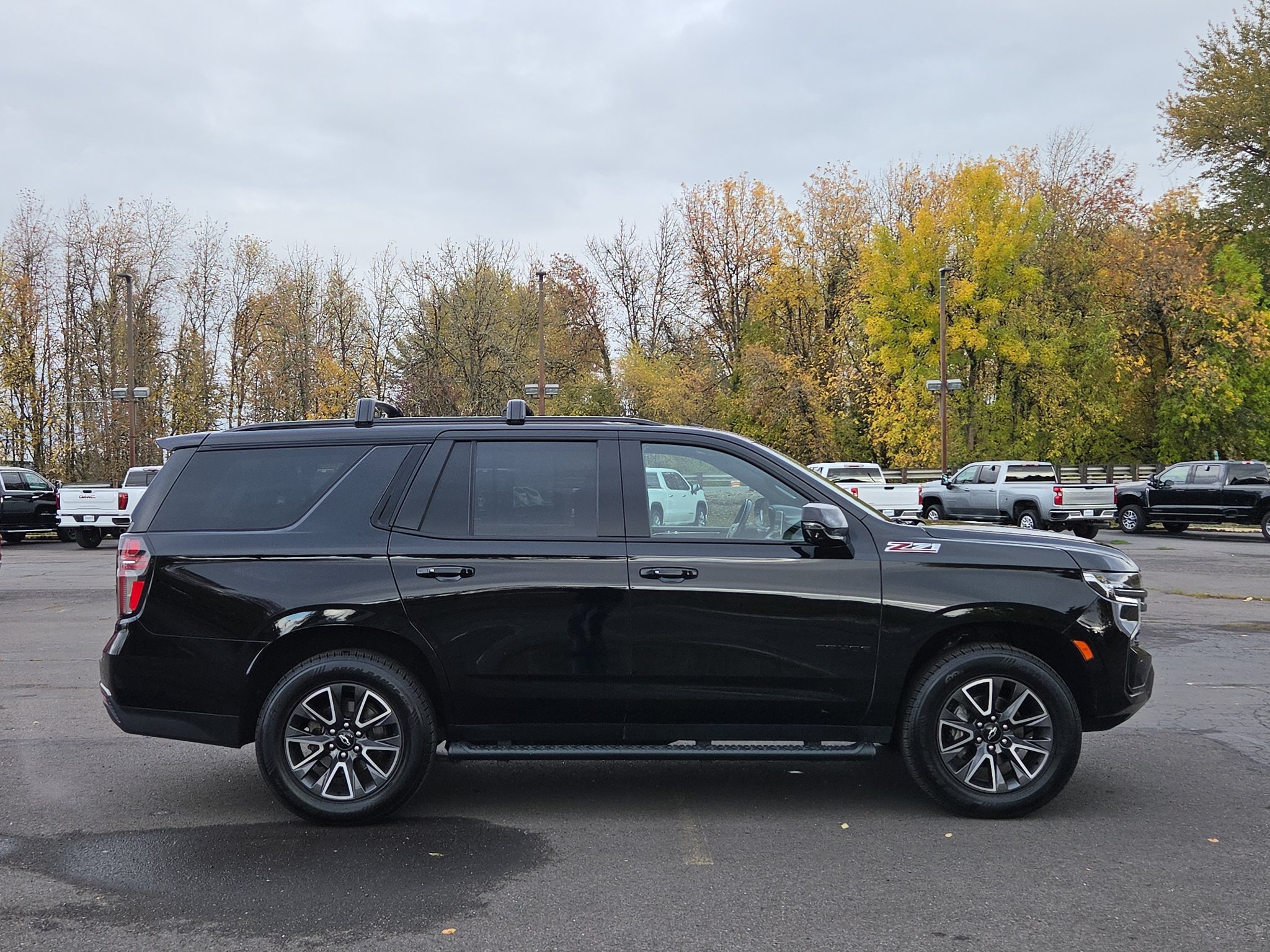 Used 2022 Chevrolet Tahoe Z71 w/ Luxury Package AWD/4WD image 13